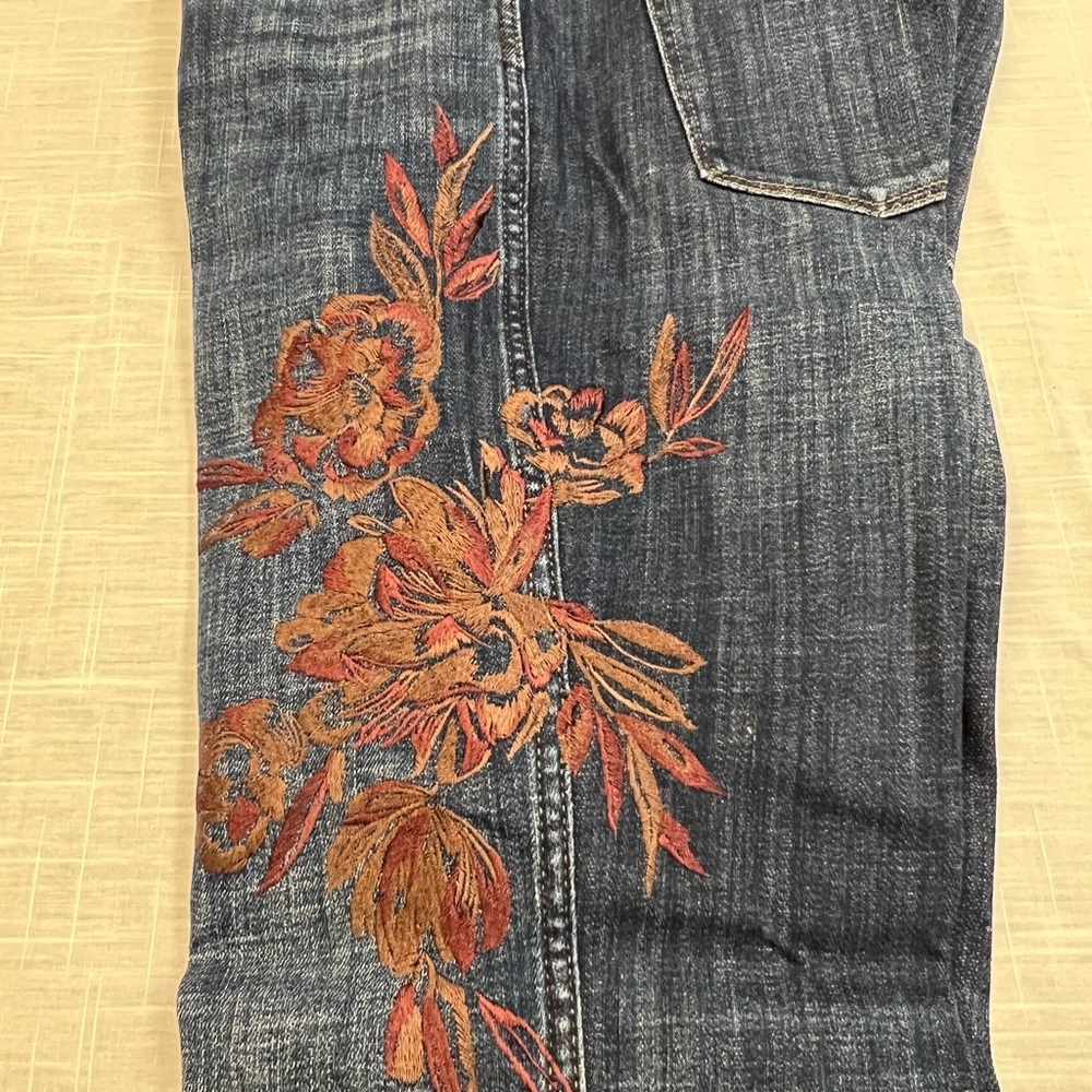 White House Black Market Embroidered Jeans - Picture 3 of 5